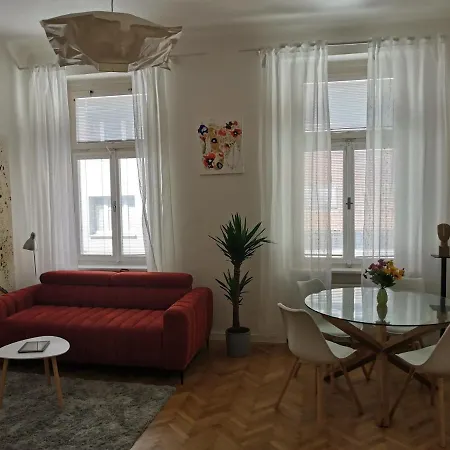 Downtown 3 Bdr Charm - Walk To Attractions Μπρατισλάβα