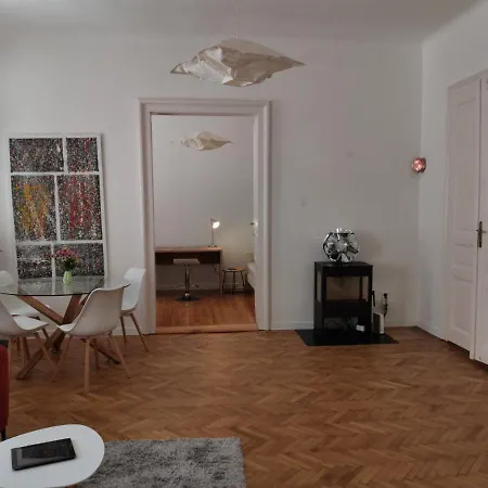 Downtown 3 Bdr Charm - Walk To Attractions Daire *