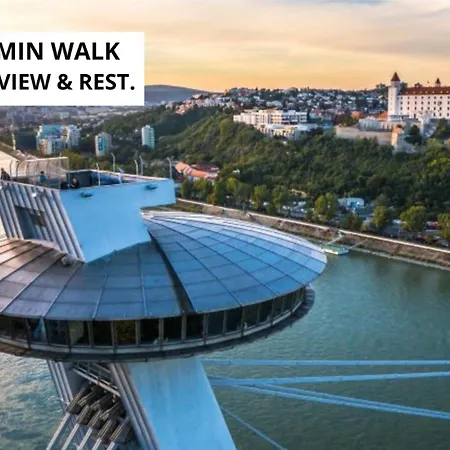 Downtown 3 Bdr Charm - Walk To Attractions * Bratislava