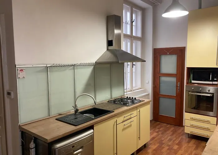 Downtown 3 Bdr Charm - Walk To Attractions Bratislava