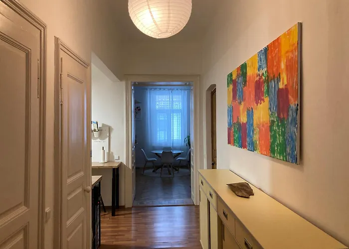 Downtown 3 Bdr Charm - Walk To Attractions Bratislava